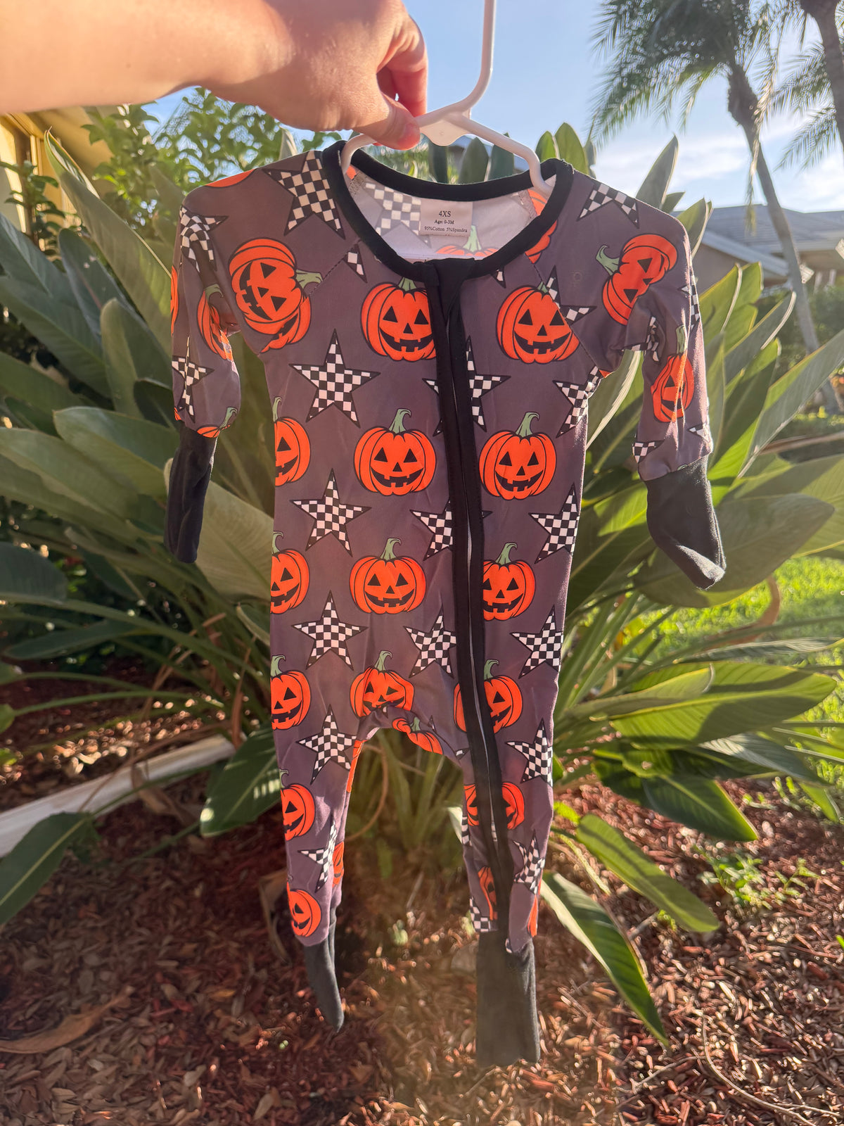 Checkered pumpkin sleeper